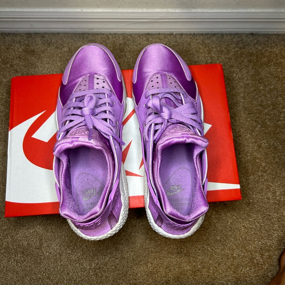 Nike Bright Purple Huaraches